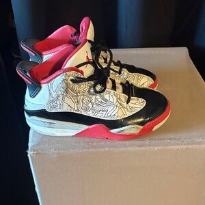 Jordan Kids White, Black & Pink Graphic Mid-Top Sneakers